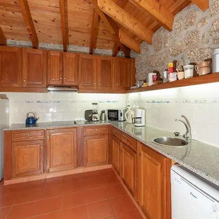 Mansion Amidst Vineyards Of Dao Valley, Cleaning Included *