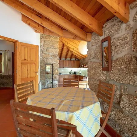 Holiday home Mansion Amidst Vineyards Of Dao Valley, Cleaning Included Treixedo