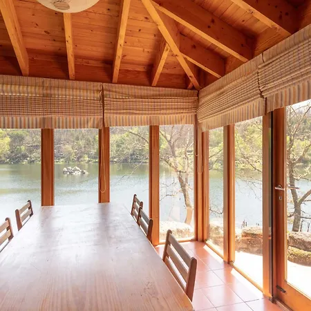 Mansion In Dao Valley By River Beach, Cleaning Included * Treixedo