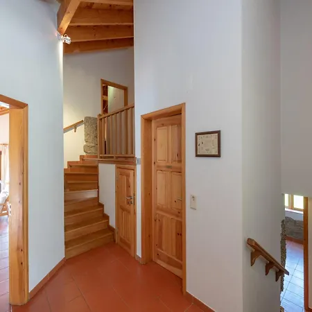 Mansion Amidst Vineyards Of Dao Valley, Cleaning Included Holiday home *