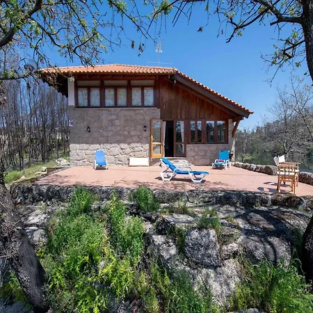 Mansion Amidst Vineyards Of Dao Valley, Cleaning Included Holiday home *