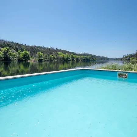 Holiday home Mansion Amidst Vineyards Of Dao Valley, Cleaning Included